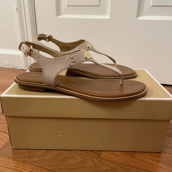 Michael Kors Sandals - Picture 5 of 5